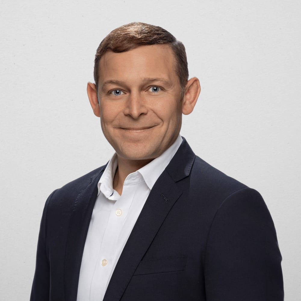 headshot of Eric Hall