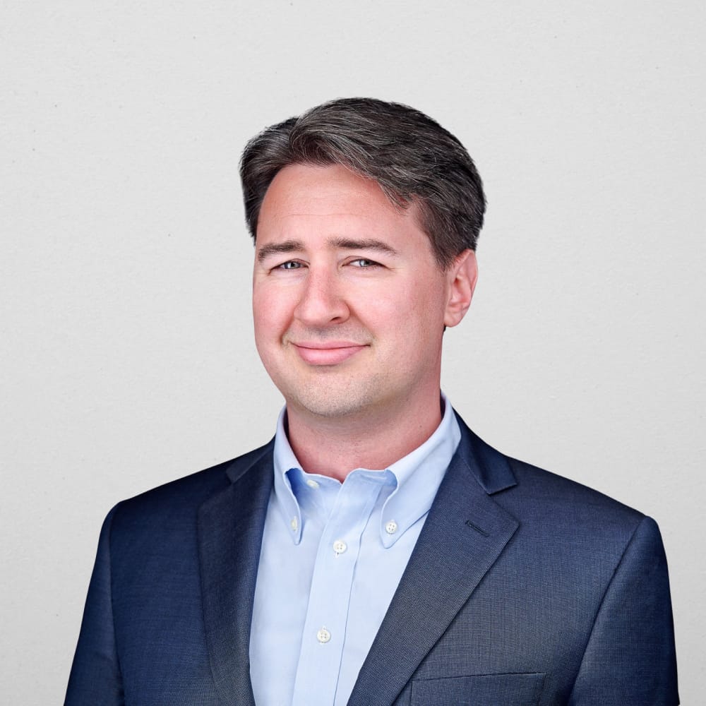 headshot of Glenn Xiques